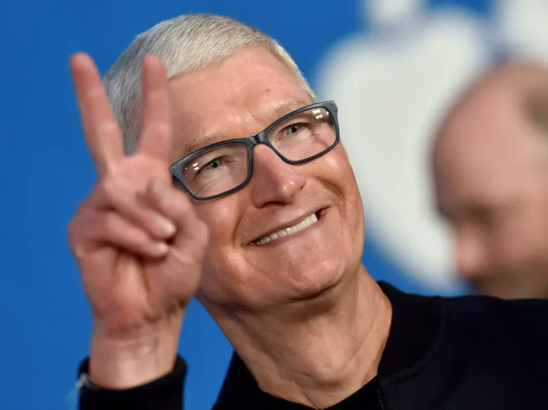 CEO TIM COOK!  I HEAR THE LORD DANCING, STANDING UP, SAYING, LA-DEE-DAH, LA-DEE-DAH! I’MA MILK THE TOAST AND BURN YOU OVER AND OVER AGAIN!  I’MA WALLOP YOUR iTUNES AND MAKE YOU FIND ANOTHER CEO!  ANOTHER ONE THAT FORGOT ABOUT THE EMAIL! I NEVER FORGET, SAID THE LORD!